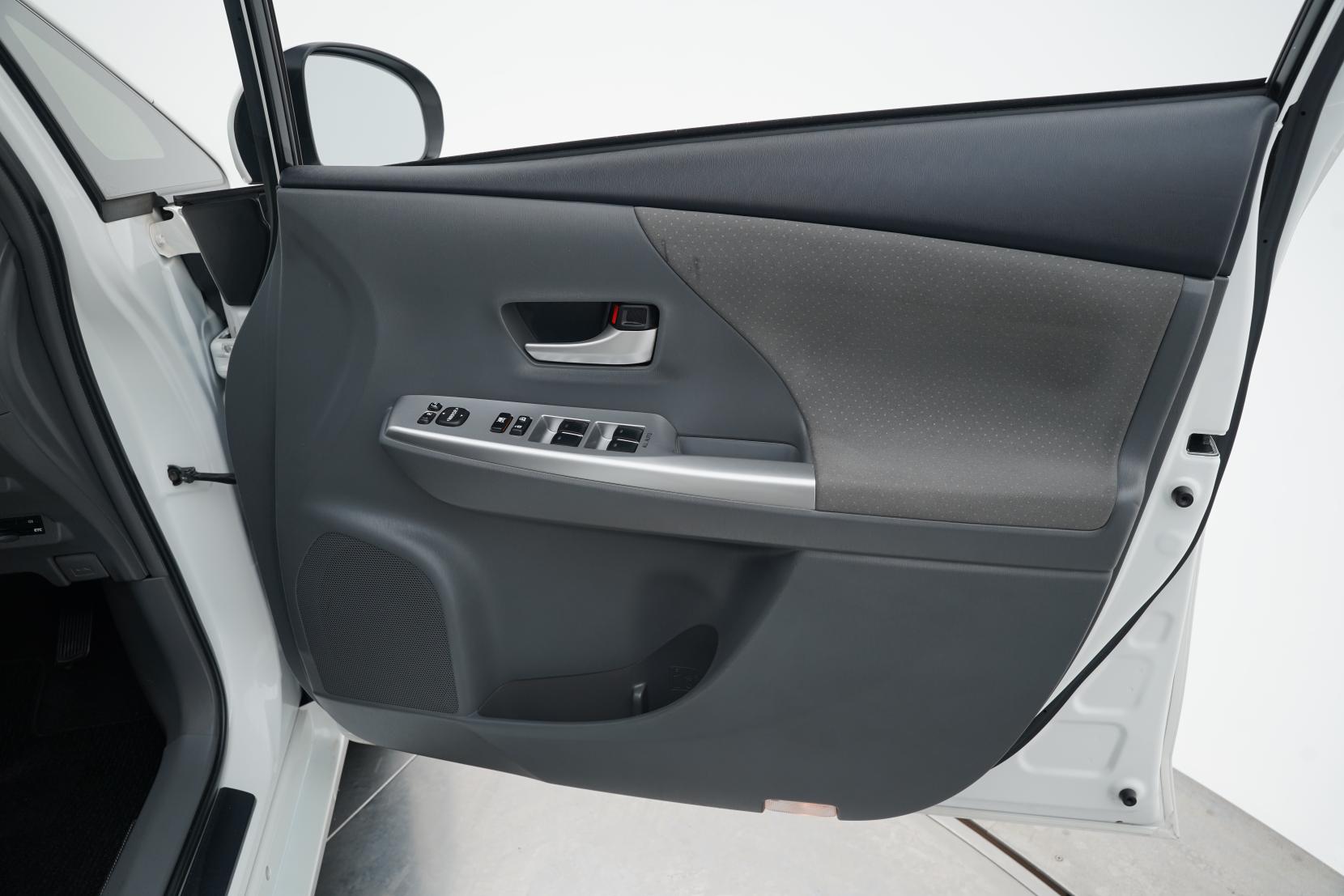 Toyota Prius 1.8 Alpha S 7 Seater