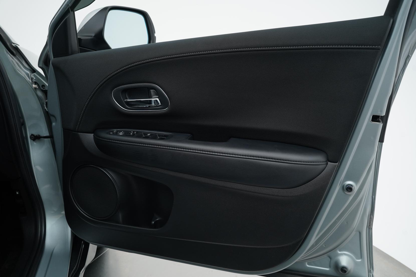 Honda Vezel HYBRID Hybrid X L Package 4WD