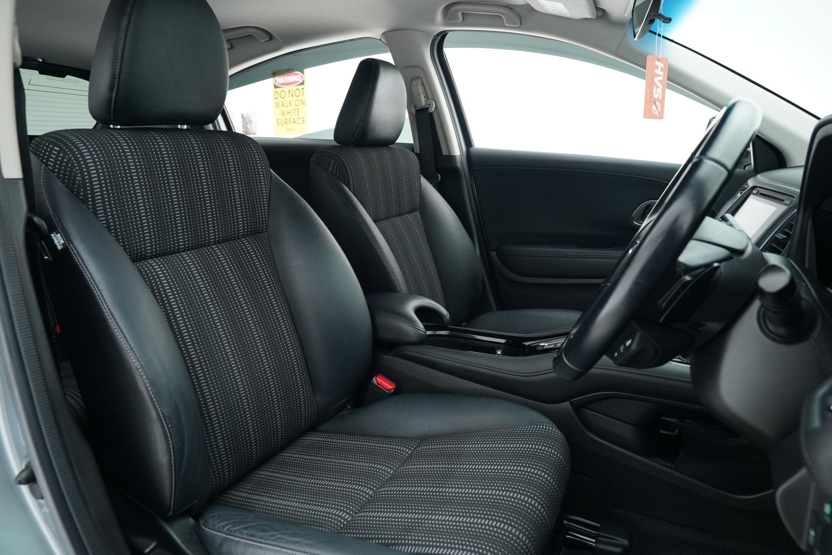 Honda Vezel HYBRID Hybrid X L Package 4WD