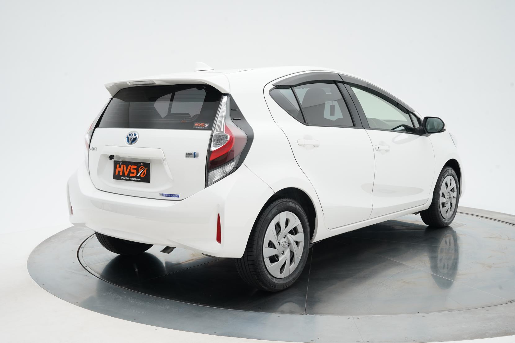 Toyota Aqua 1.5 L FACE-LIFT