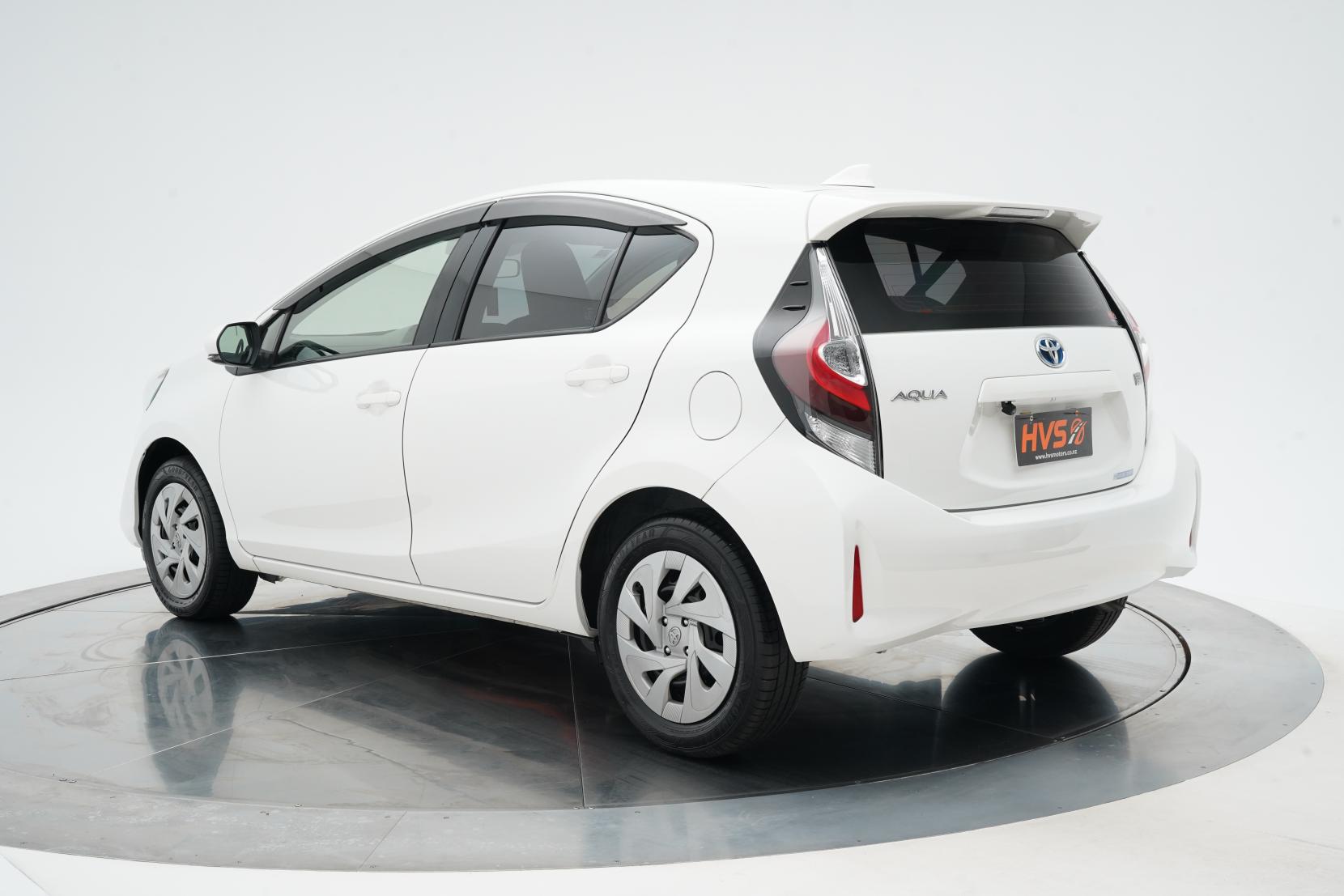 Toyota Aqua 1.5 L FACE-LIFT