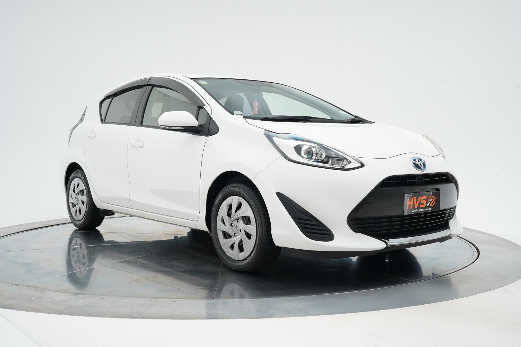 Toyota Aqua 1.5 L FACE-LIFT