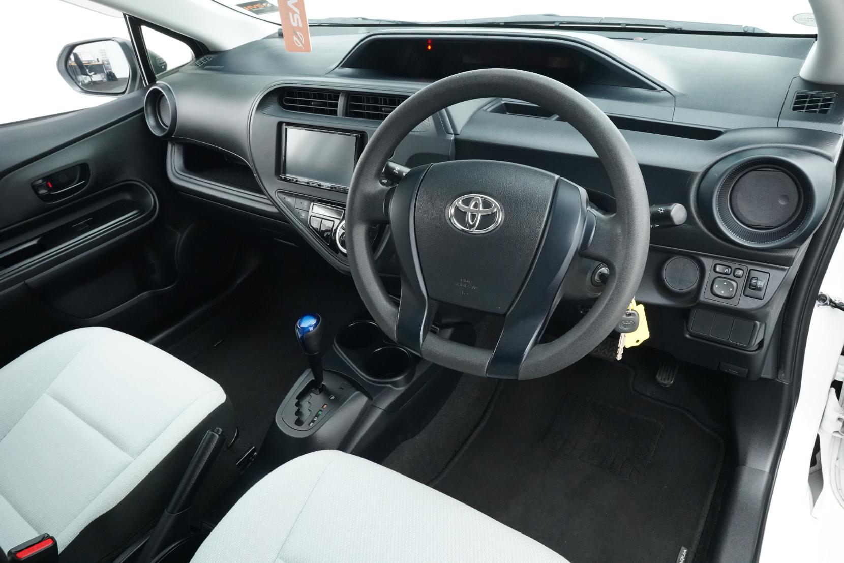 Toyota Aqua 1.5 L FACE-LIFT