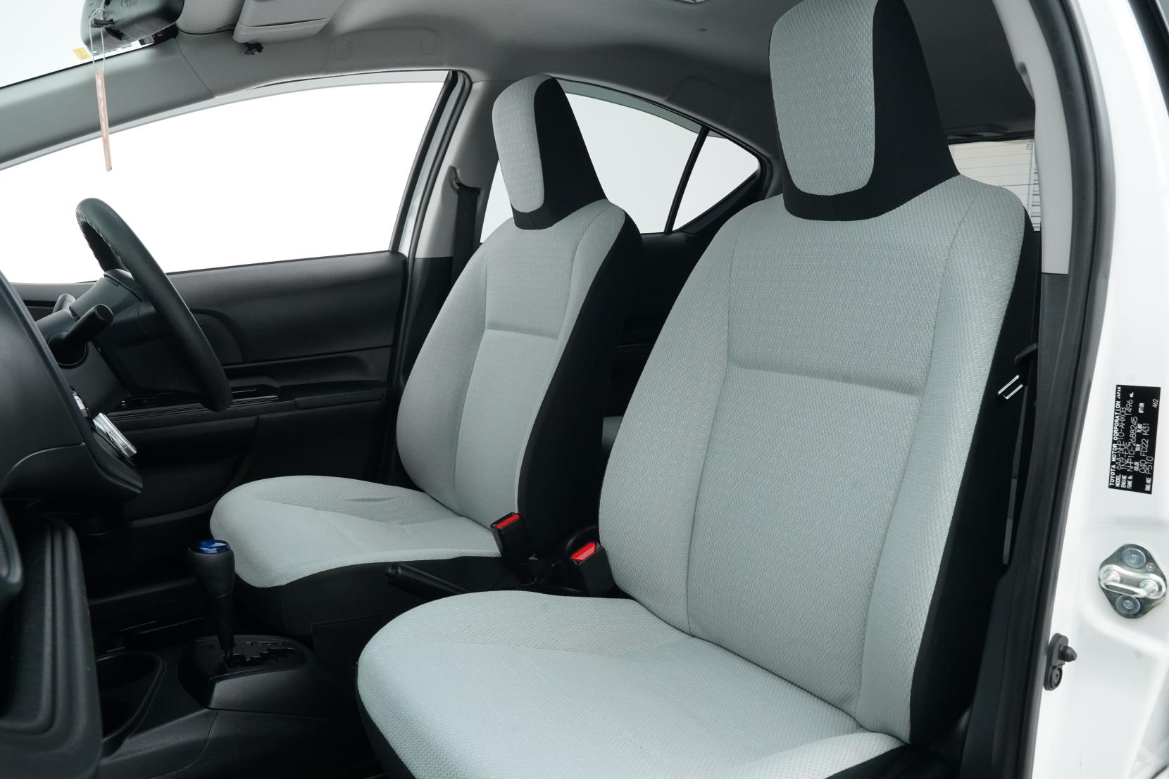 Toyota Aqua 1.5 L FACE-LIFT