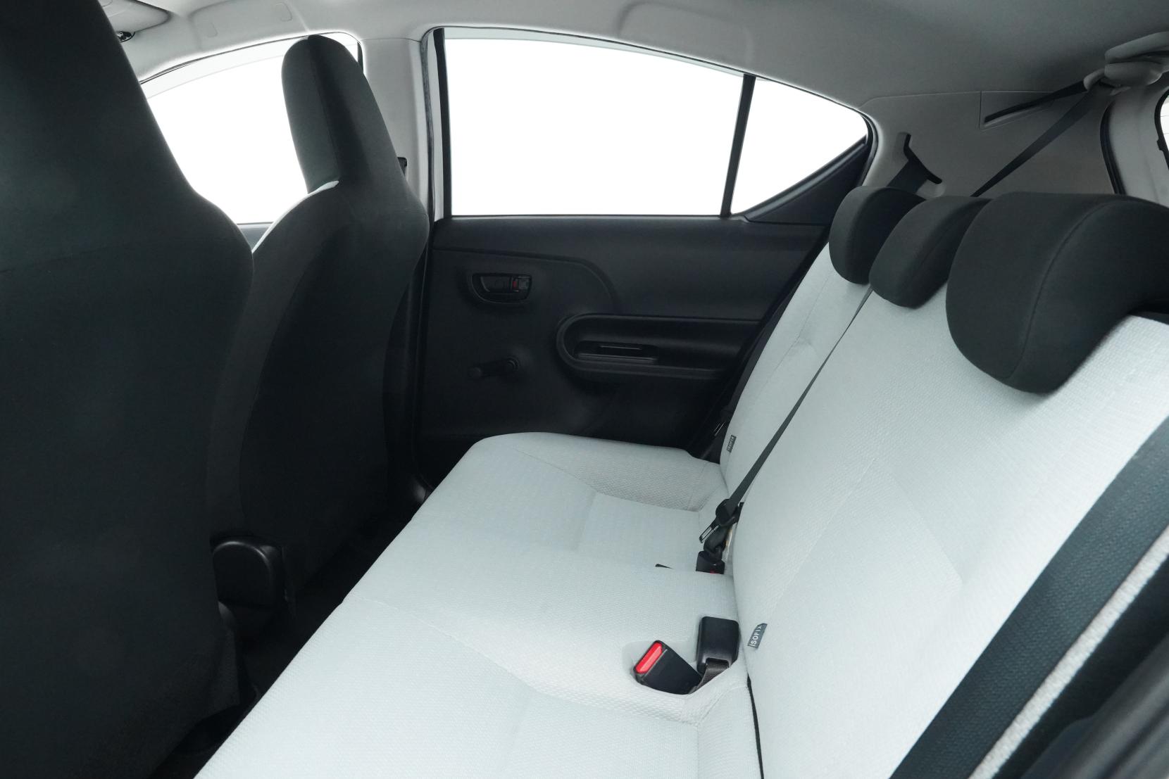 Toyota Aqua 1.5 L FACE-LIFT