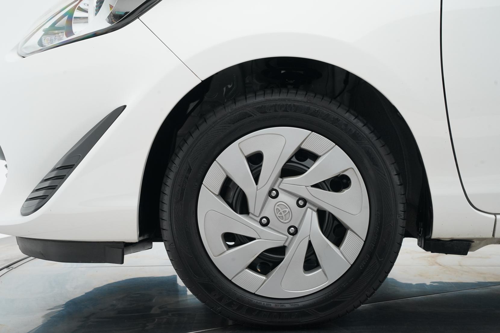 Toyota Aqua 1.5 L FACE-LIFT