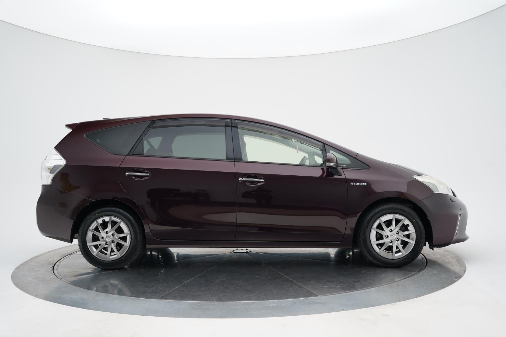 Toyota Prius 1.8 Alpha G 5 Seater