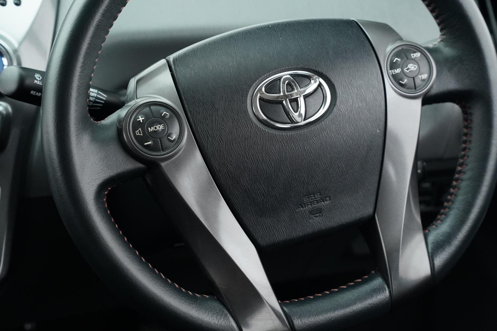 Toyota Prius 1.8 Alpha G 5 Seater