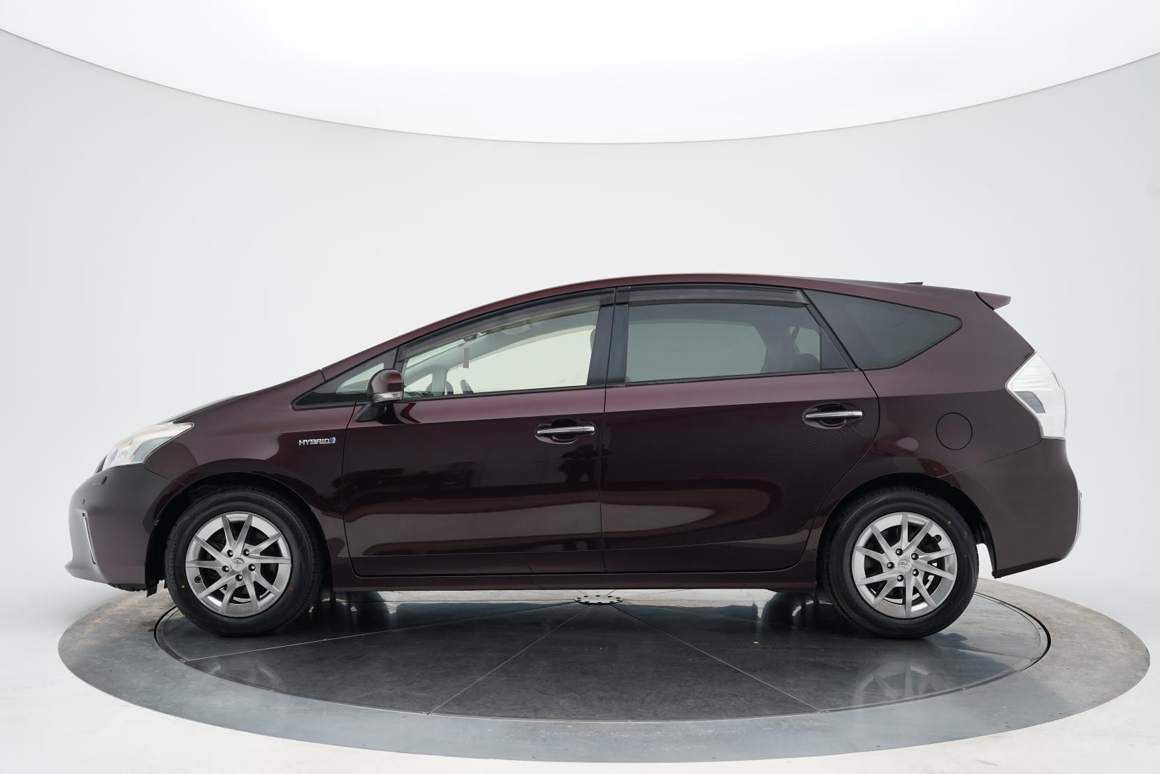 Toyota Prius 1.8 Alpha G 5 Seater