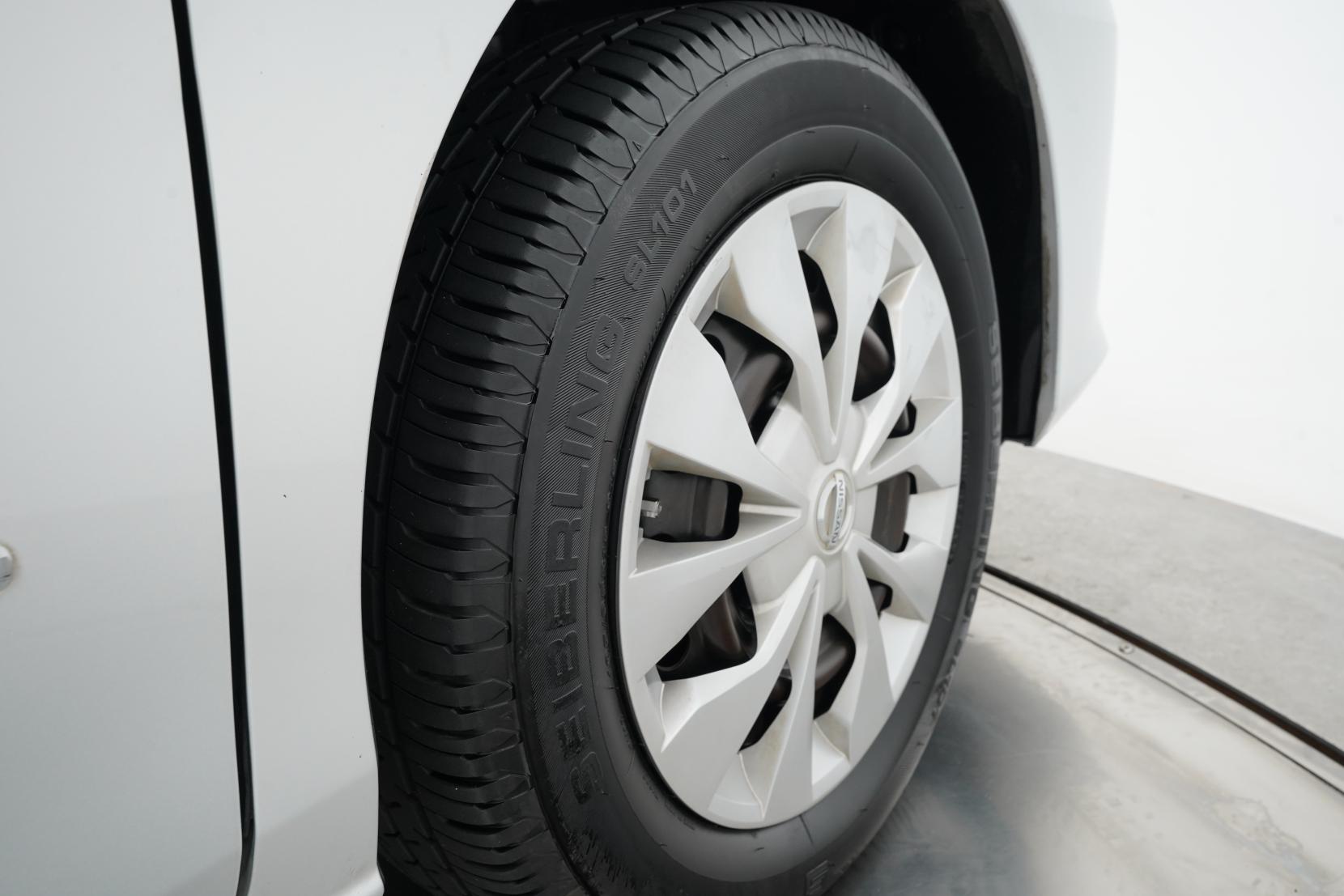 Nissan Serena (1991 – present) 2.0 Hybrid X 8seats