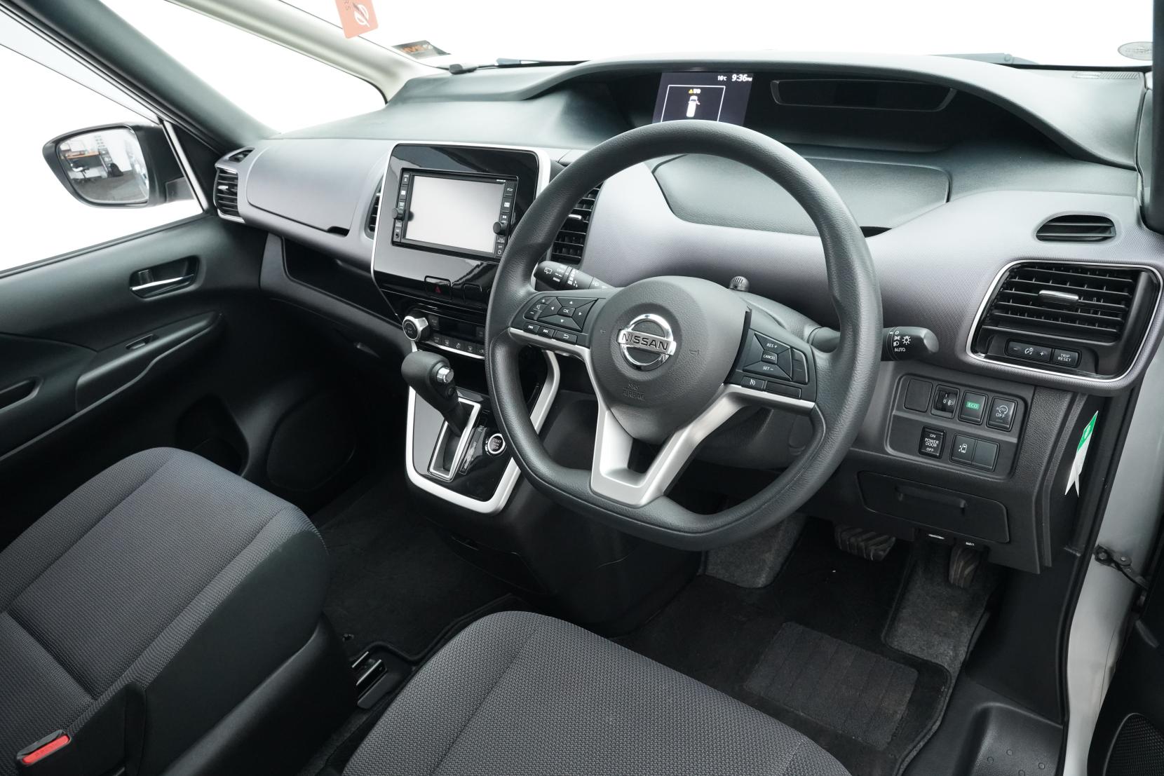 Nissan Serena (1991 – present) 2.0 Hybrid X 8seats