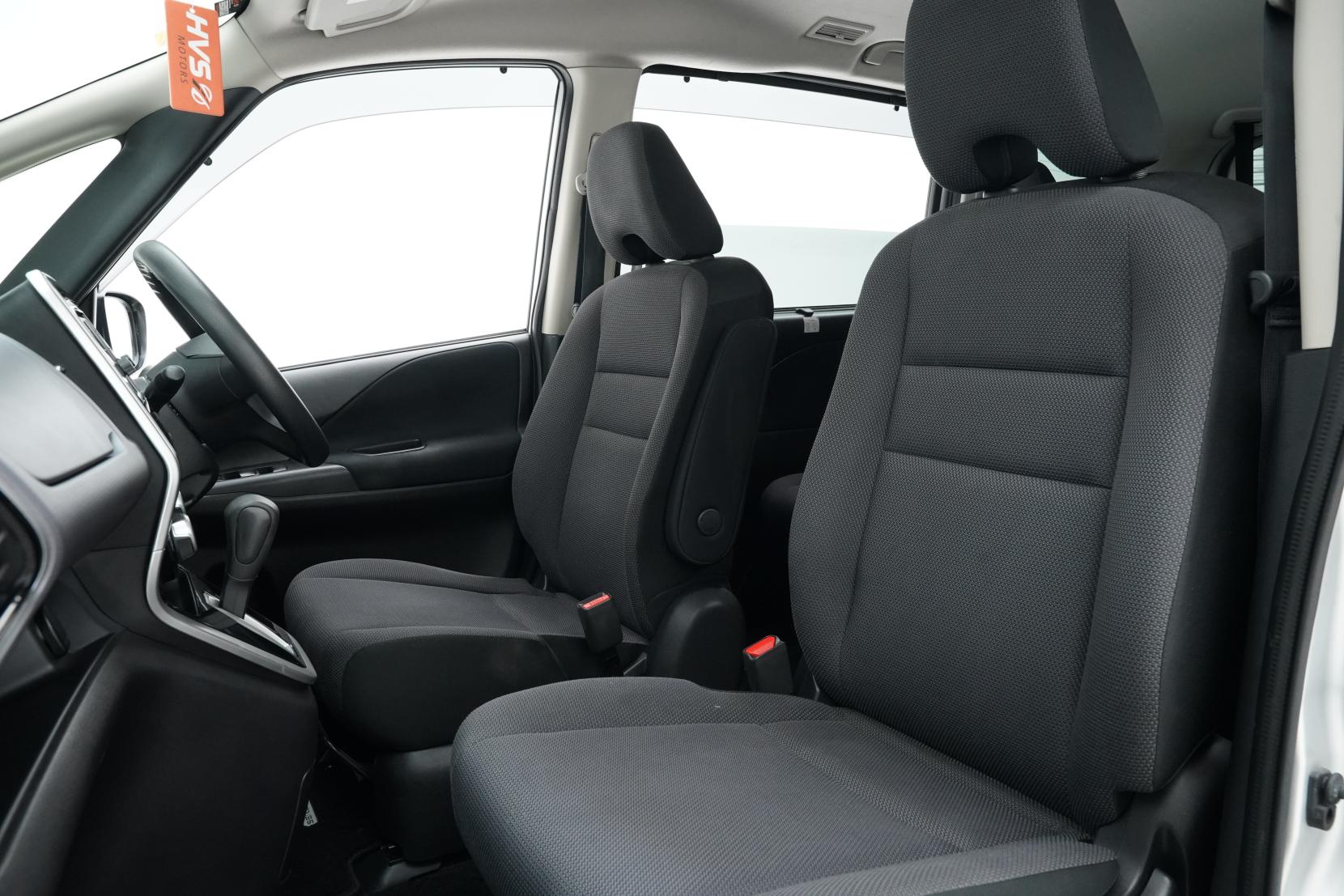 Nissan Serena (1991 – present) 2.0 Hybrid X 8seats