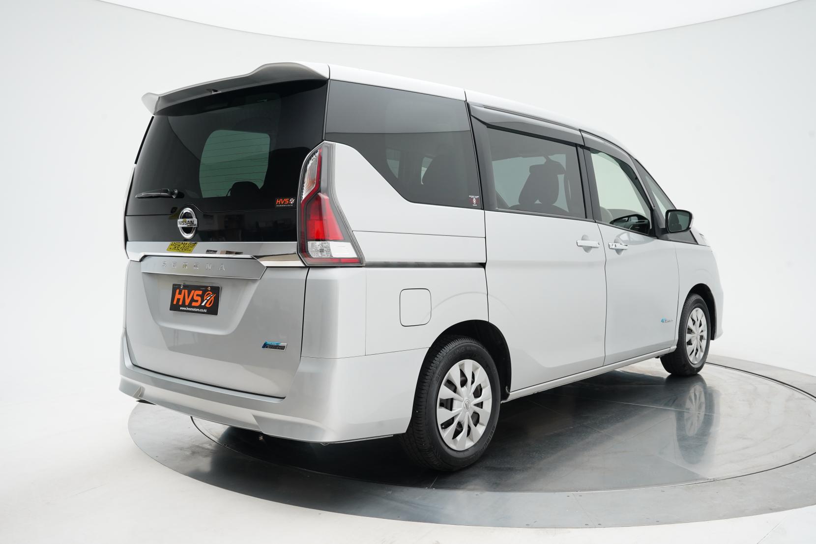 Nissan Serena (1991 – present) 2.0 Hybrid X 8seats