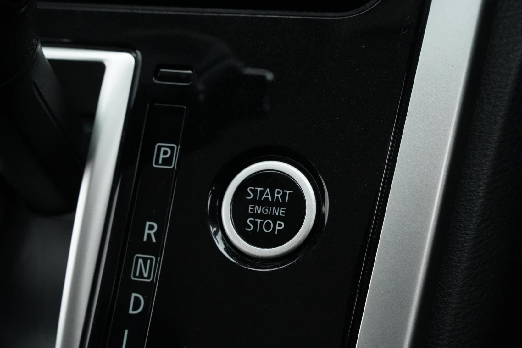 Nissan Serena (1991 – present) 2.0 Hybrid X 8seats