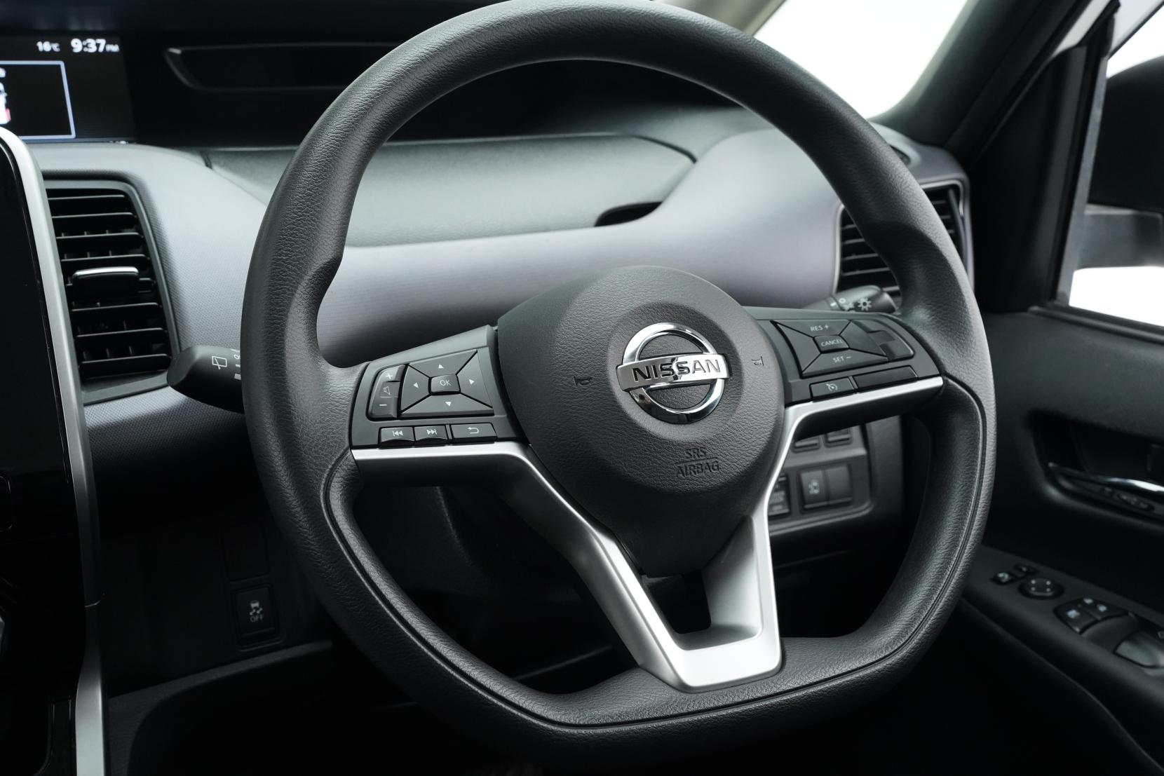 Nissan Serena (1991 – present) 2.0 Hybrid X 8seats