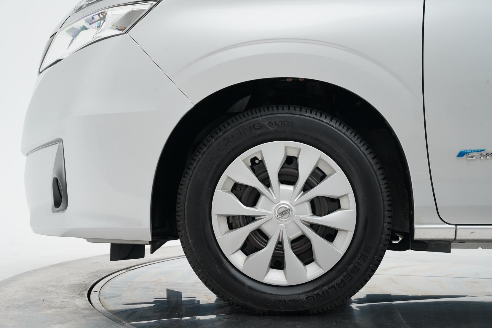 Nissan Serena (1991 – present) 2.0 Hybrid X 8seats