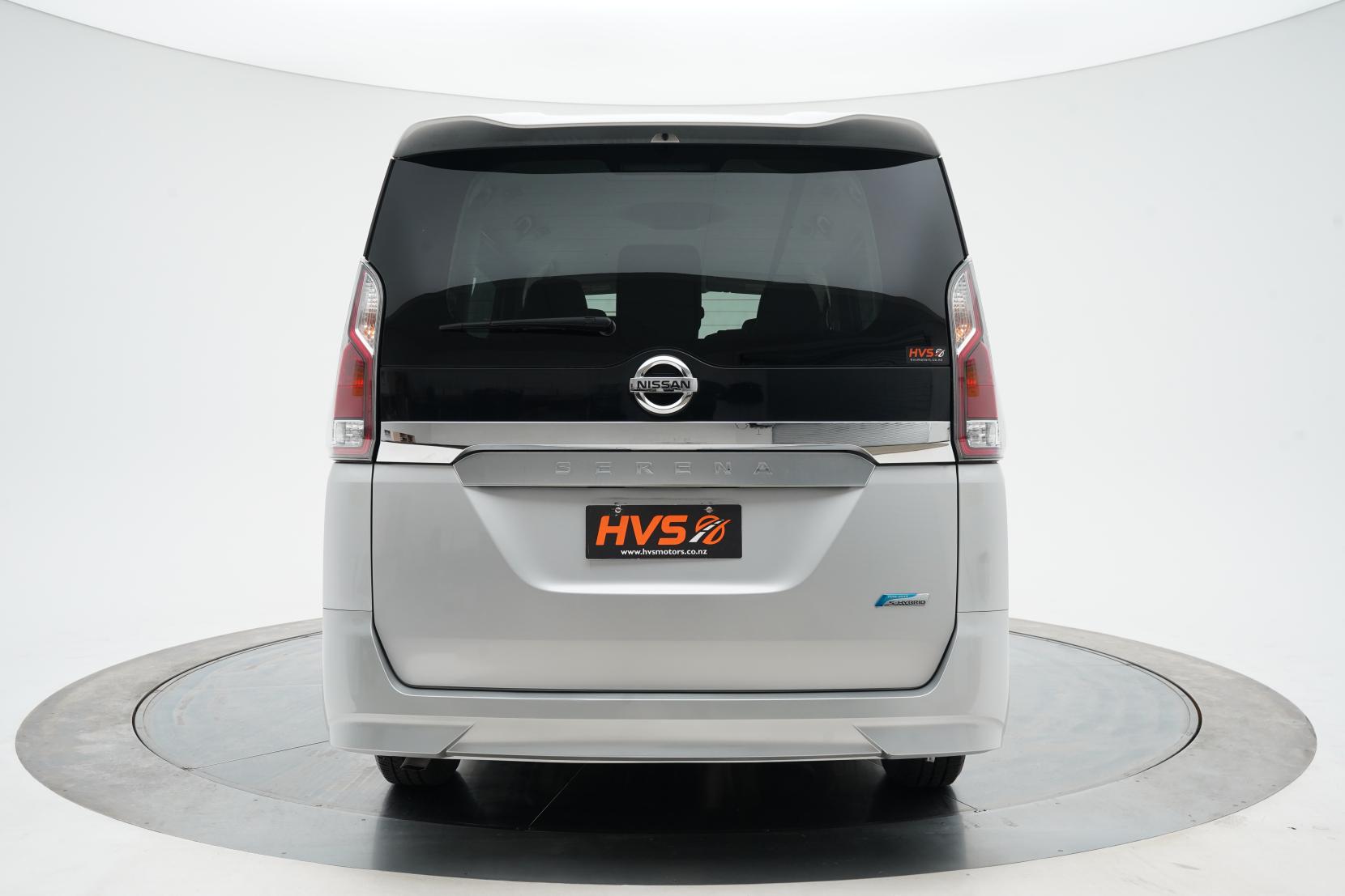 Nissan Serena (1991 – present) 2.0 Hybrid X 8seats