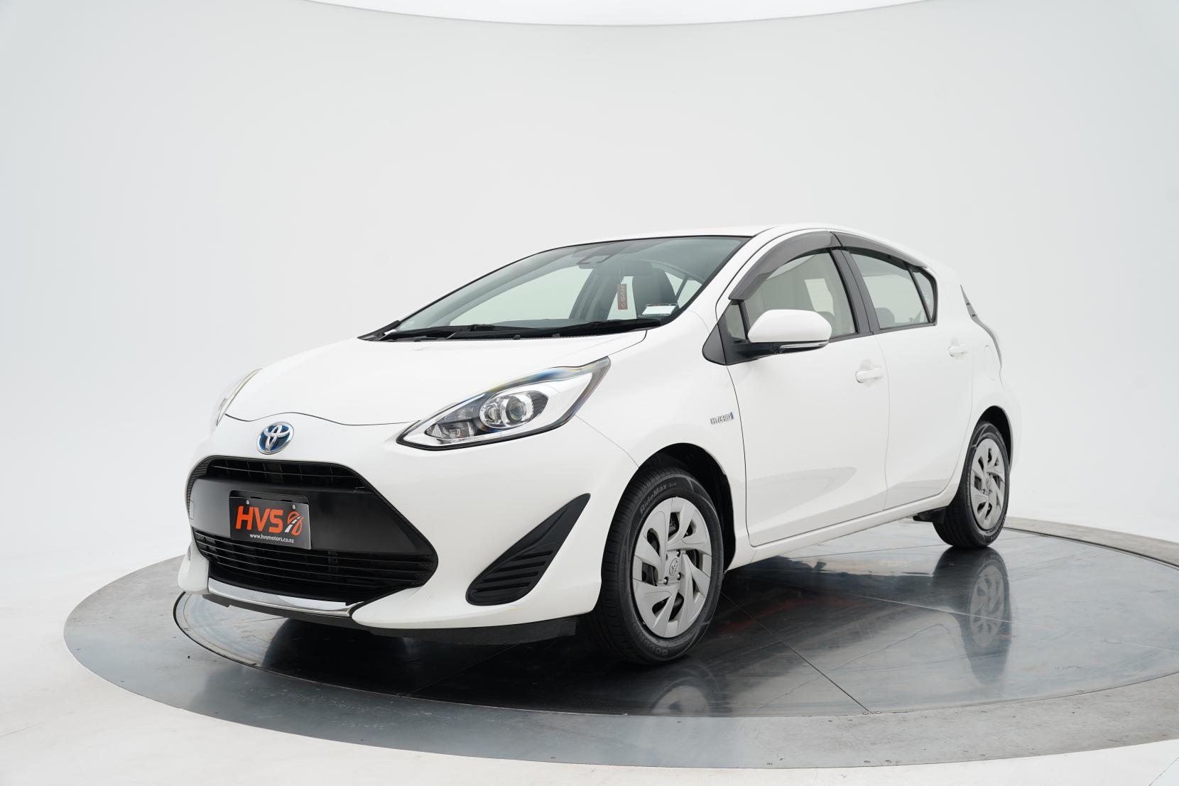 Toyota Aqua 1.5 Hybrid L