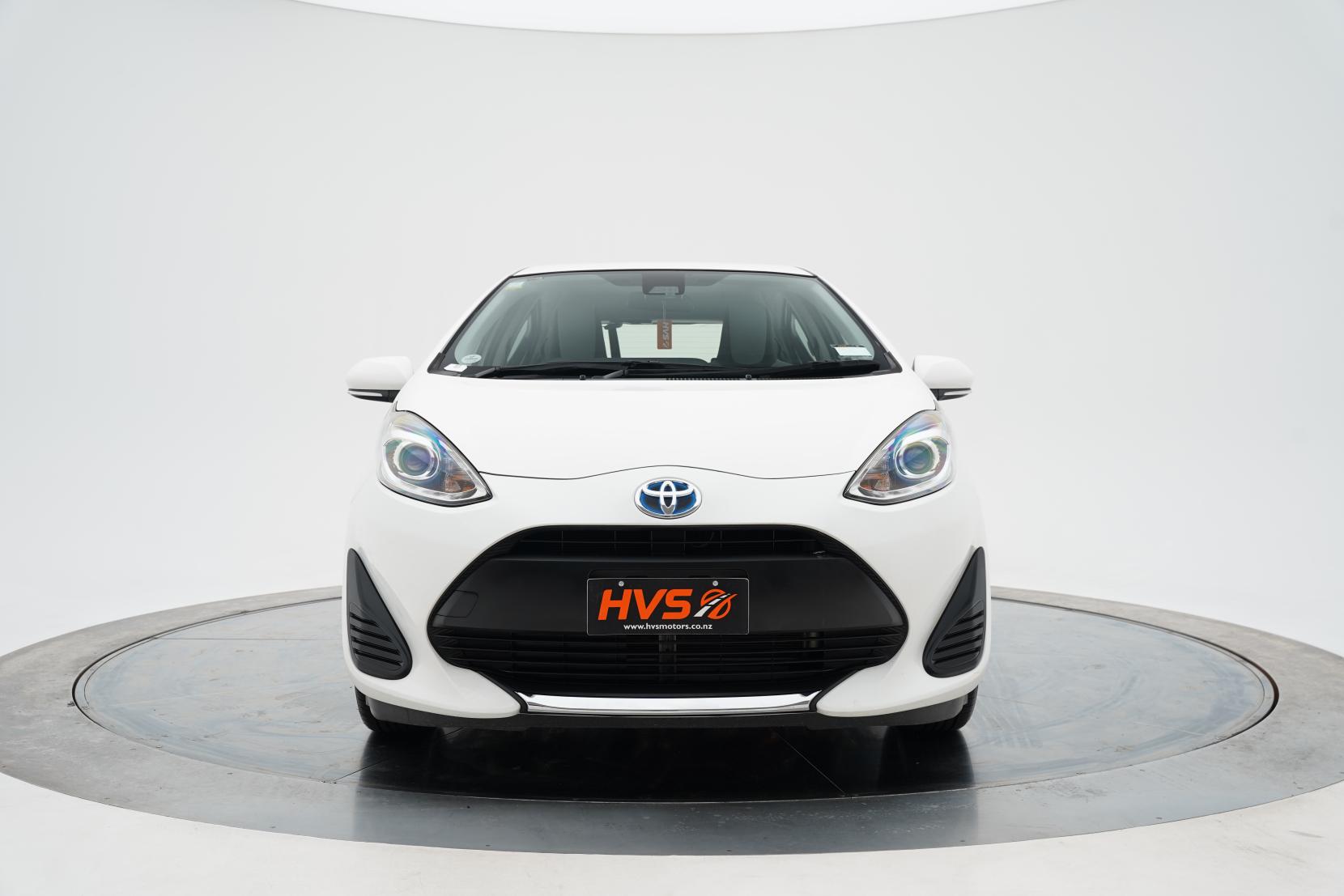 Toyota Aqua 1.5 Hybrid L