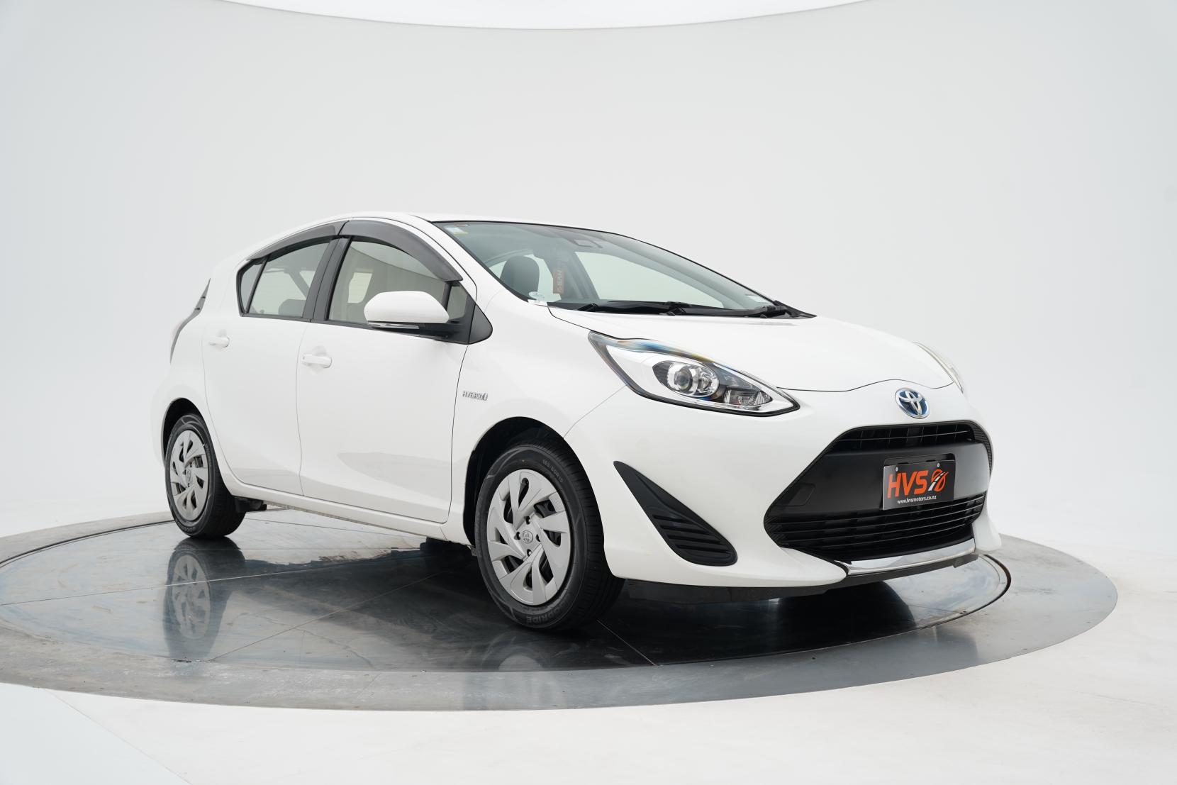 Toyota Aqua 1.5 Hybrid L