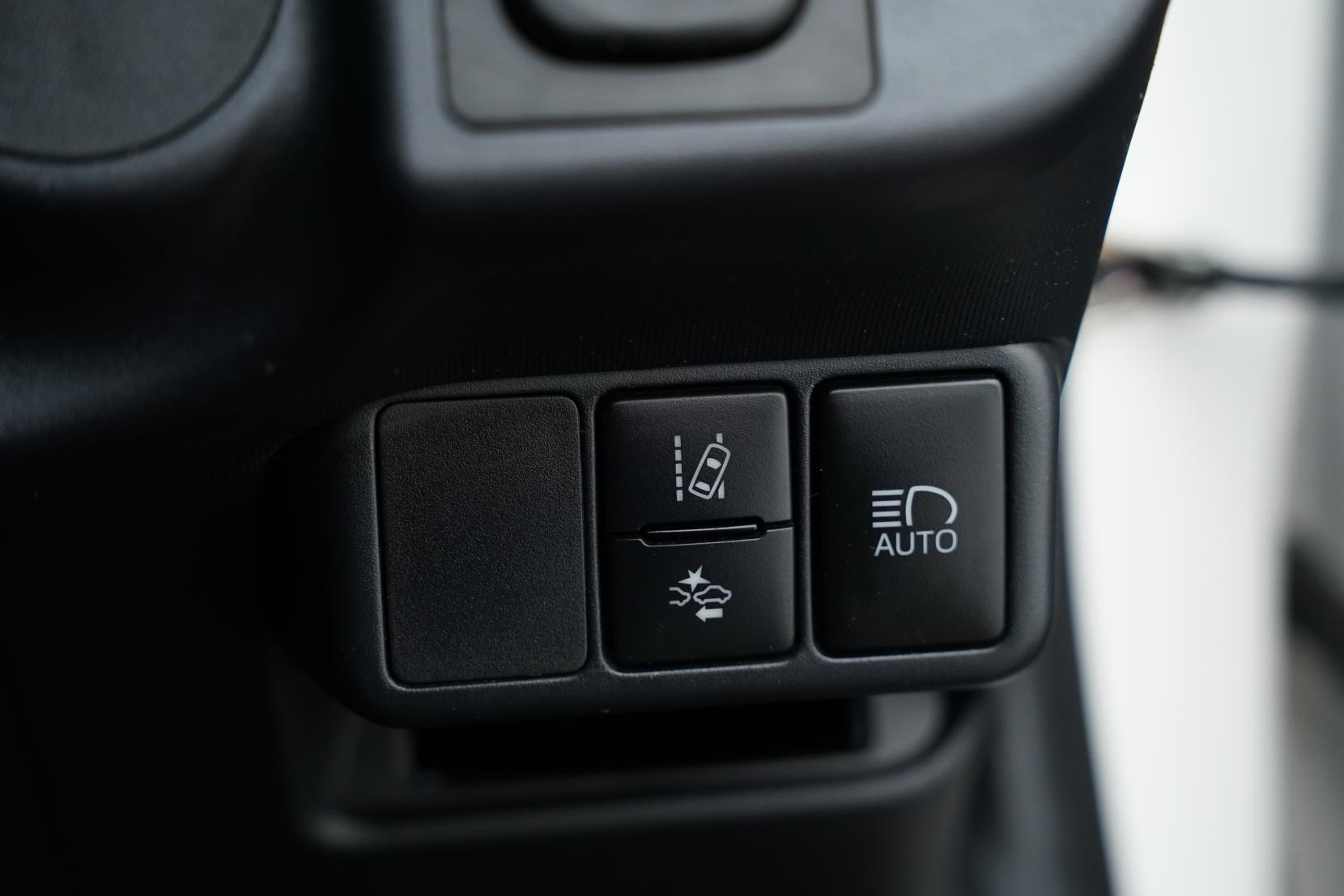 Toyota Aqua 1.5 Hybrid L