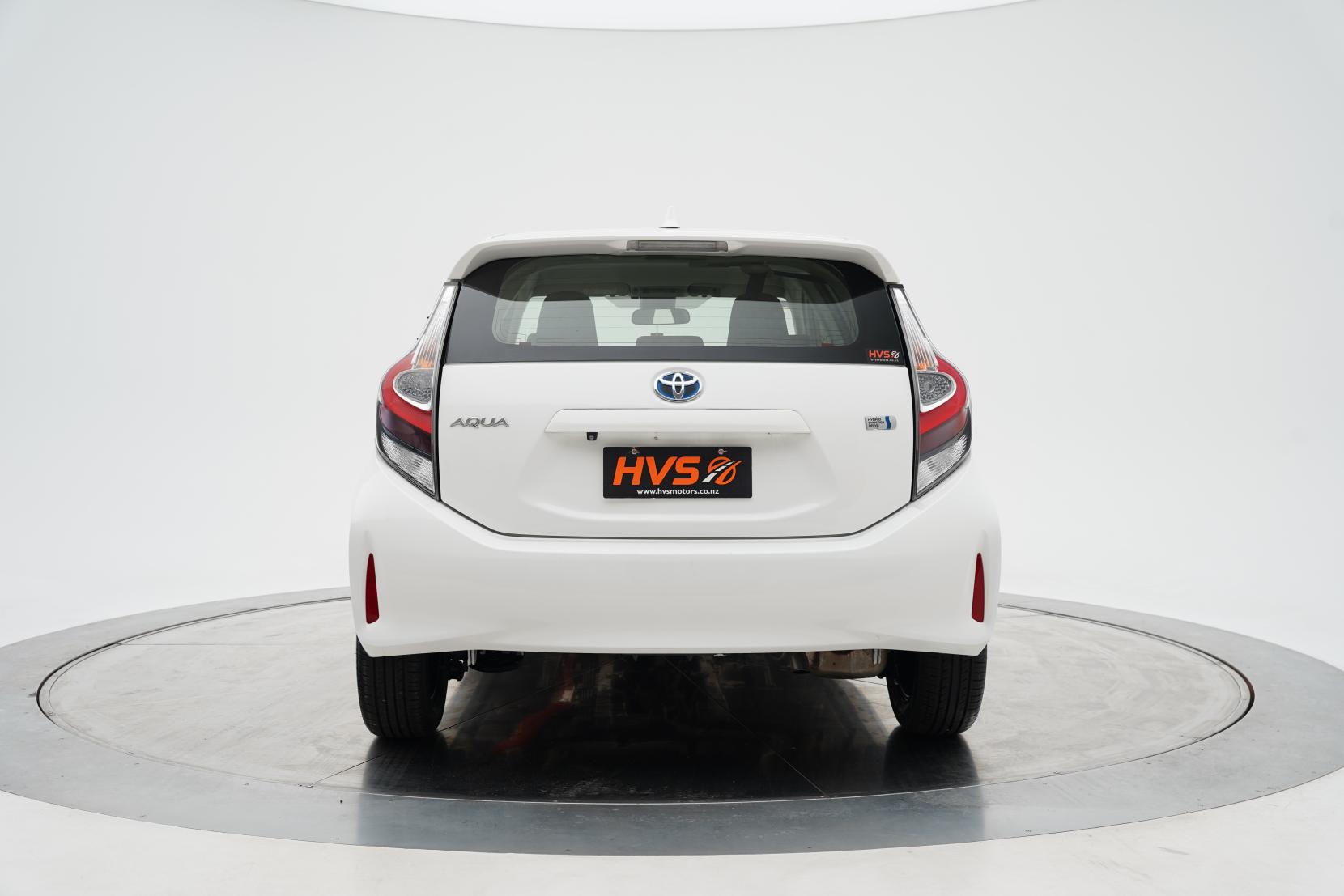 Toyota Aqua 1.5 Hybrid L