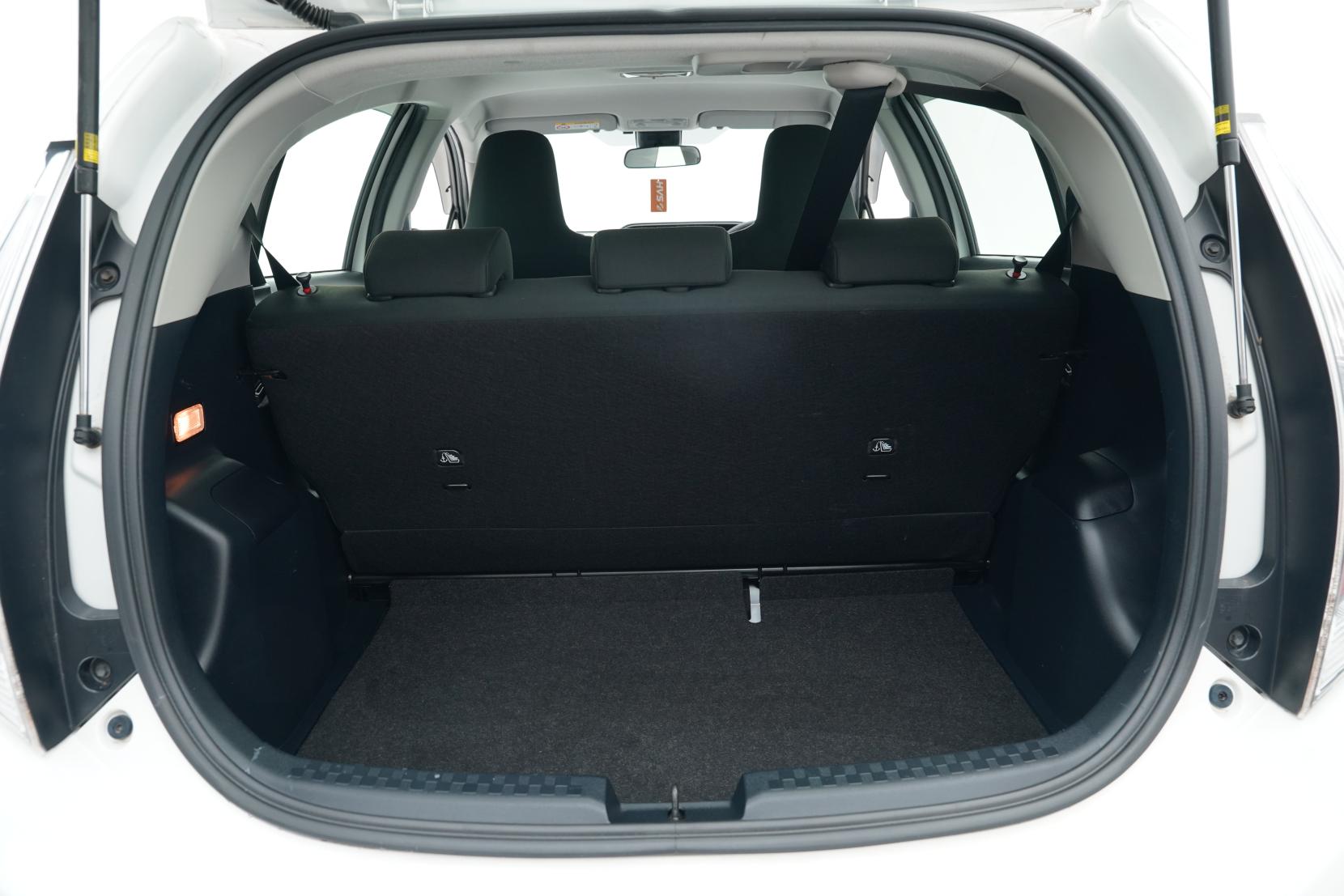 Toyota Aqua 1.5 Hybrid L