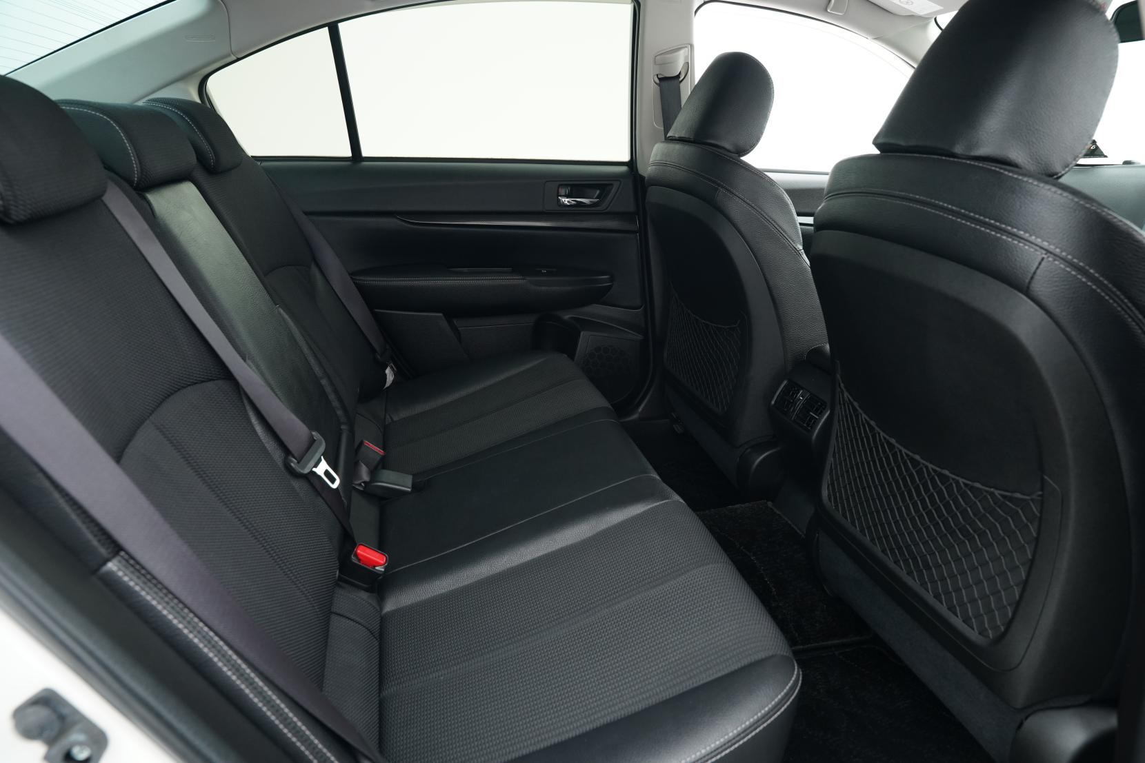 Subaru Legacy B4 4WD 2.5I EYESIGHT