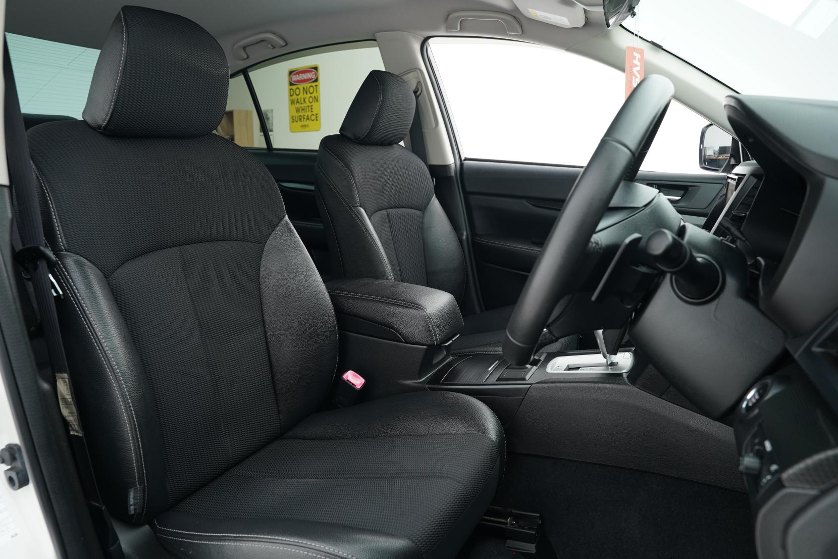 Subaru Legacy B4 4WD 2.5I EYESIGHT