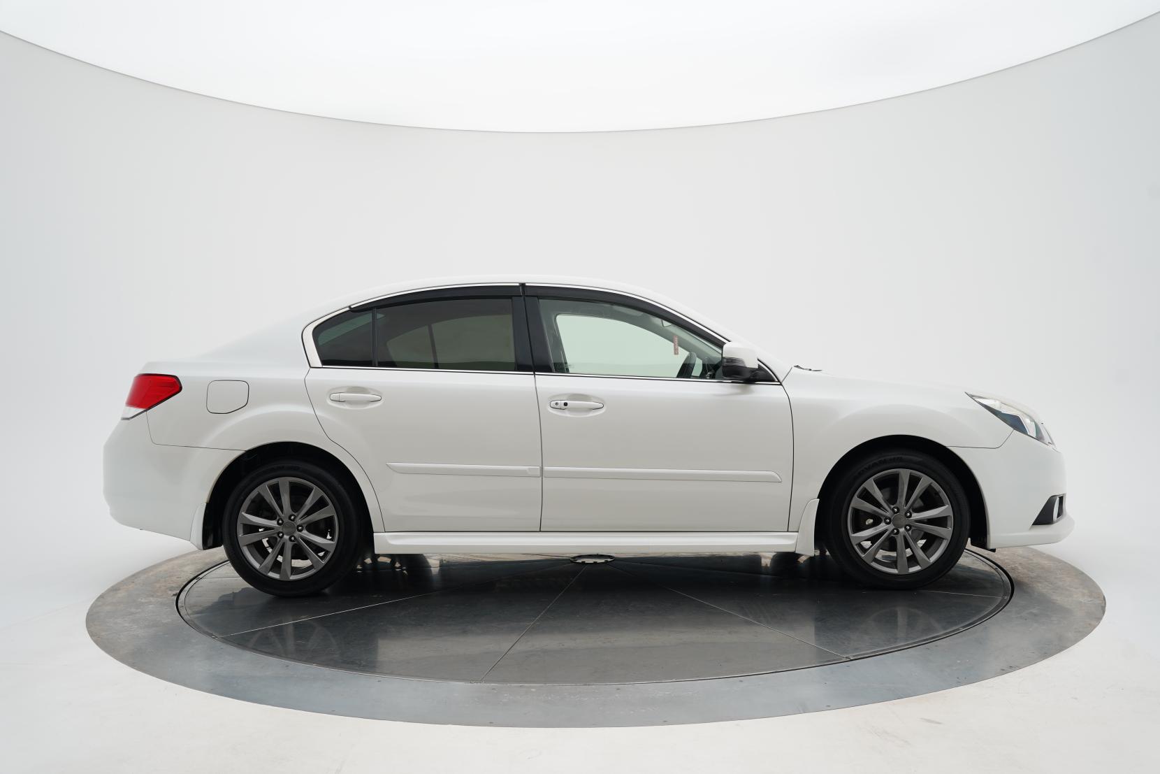 Subaru Legacy B4 4WD 2.5I EYESIGHT