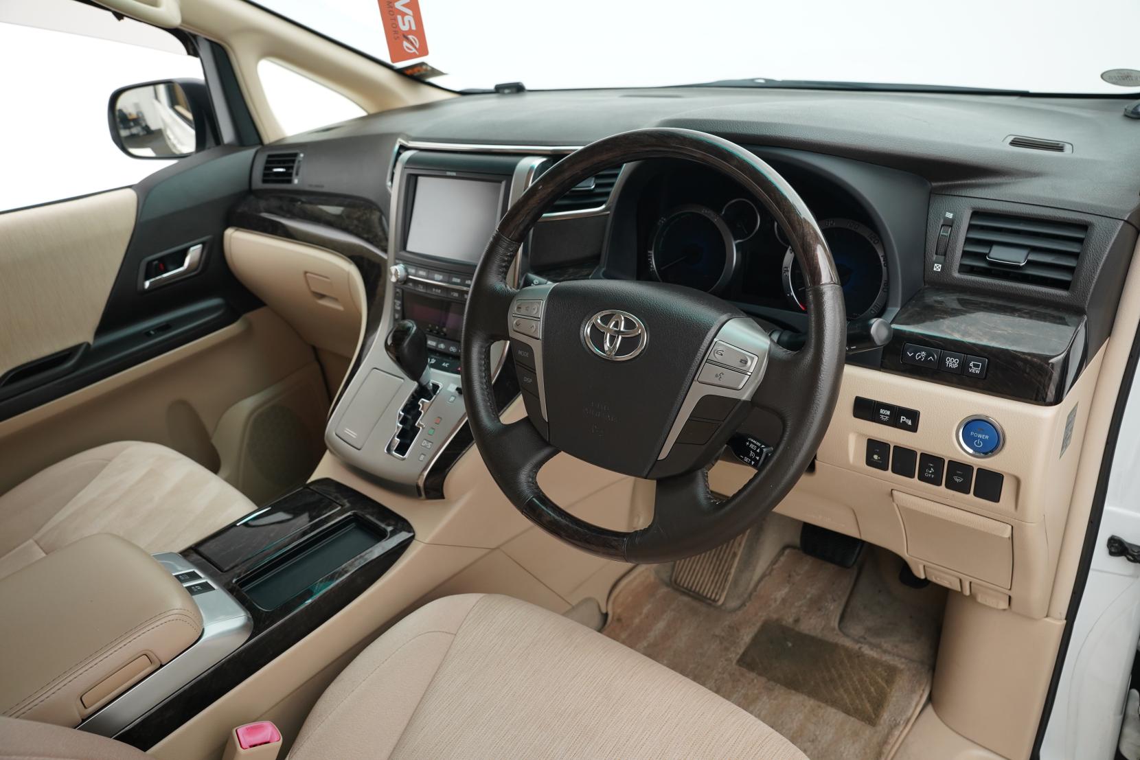 Toyota Alphard 2.4 Hybrid X 4WD