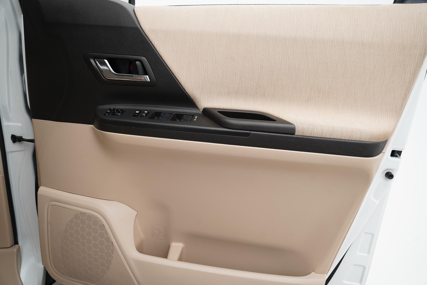 Toyota Alphard 2.4 Hybrid X 4WD