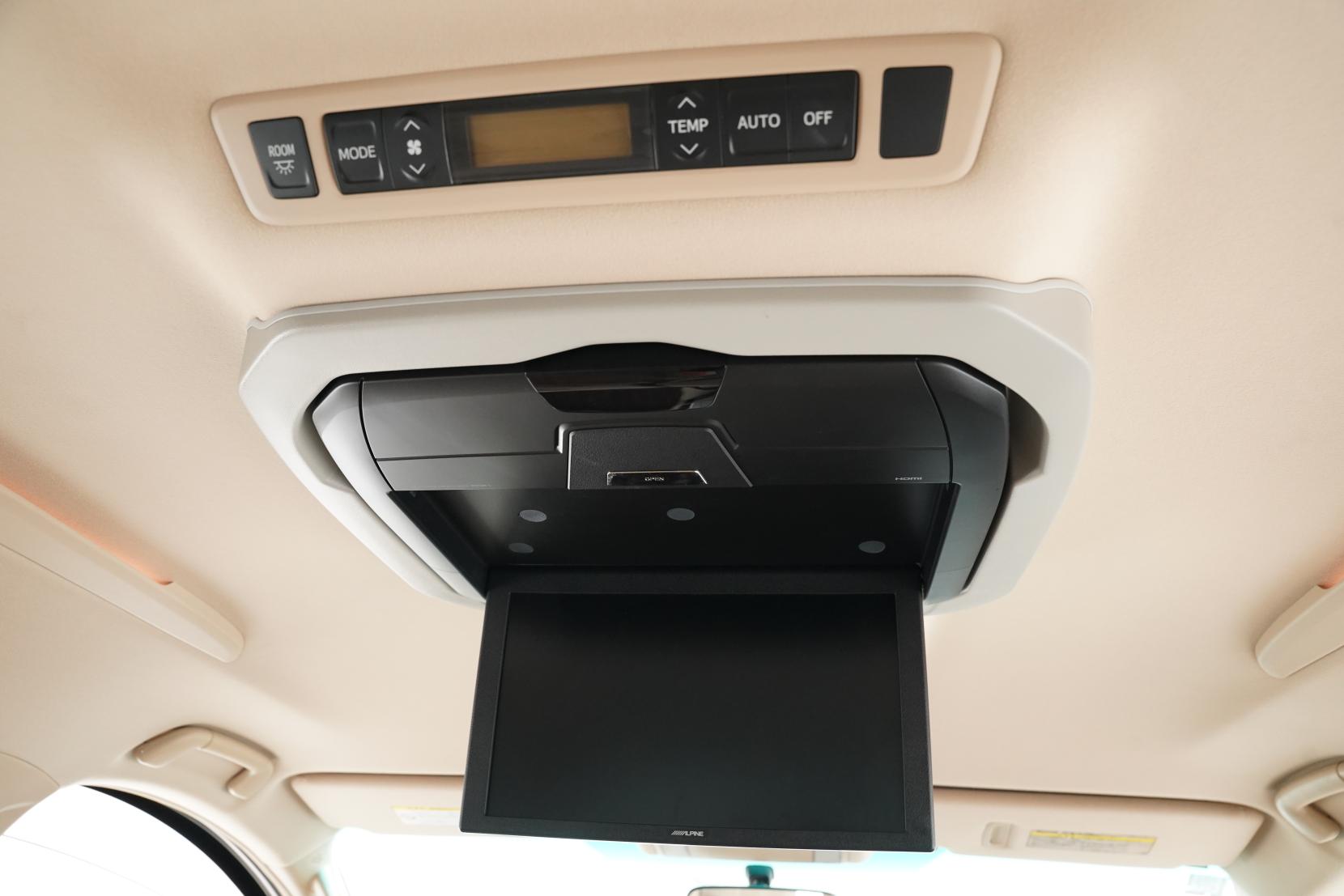 Toyota Alphard 2.4 Hybrid X 4WD