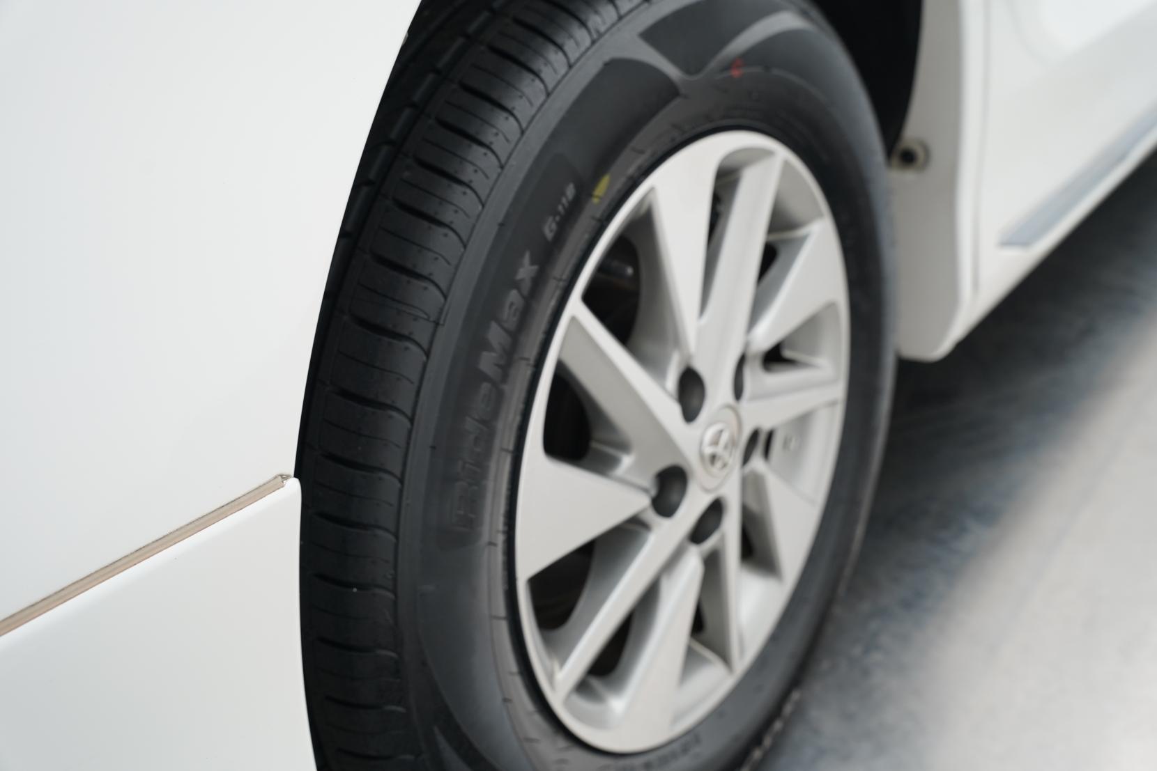 Toyota Alphard 2.4 Hybrid X 4WD