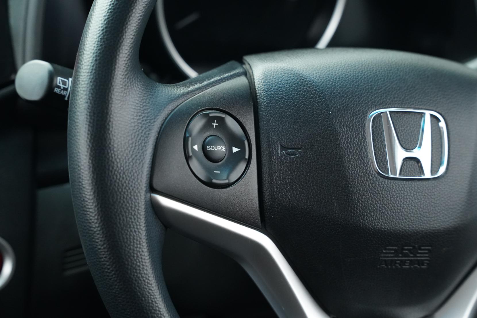 Honda Fit 1.5 HYBRID F PACKAGE