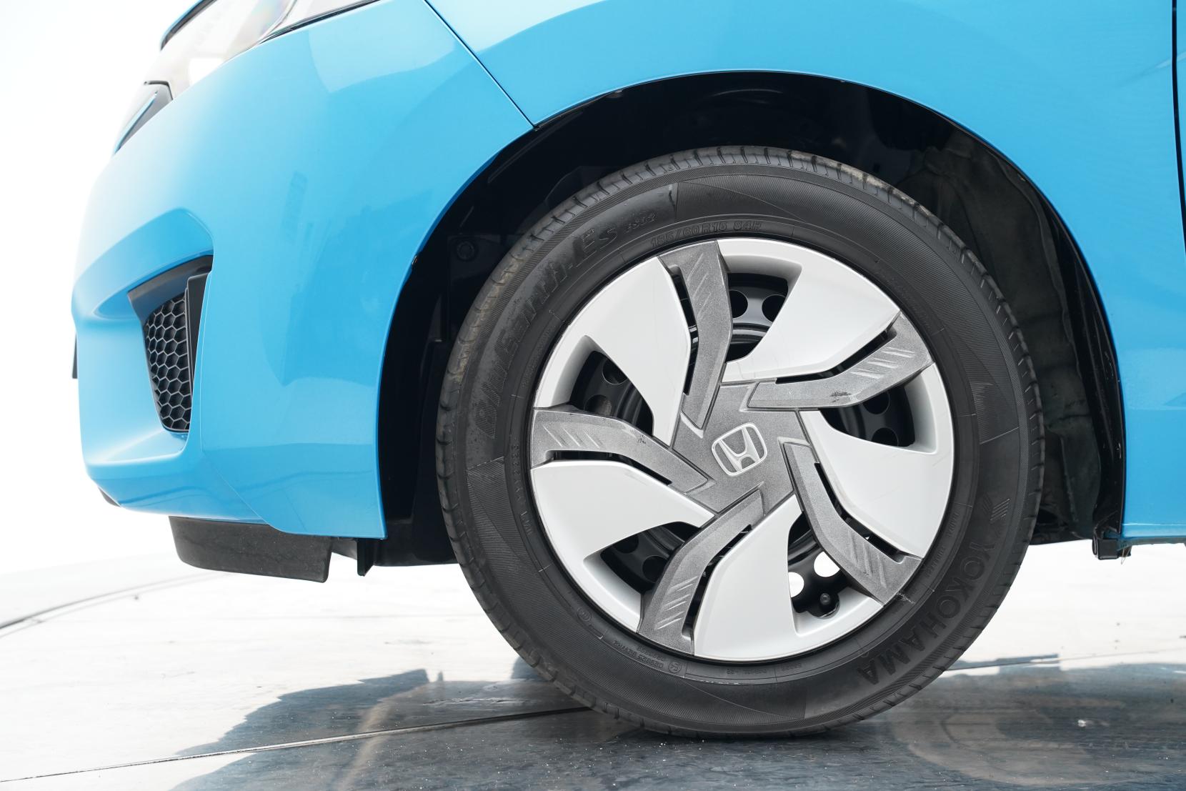 Honda Fit 1.5 HYBRID F PACKAGE