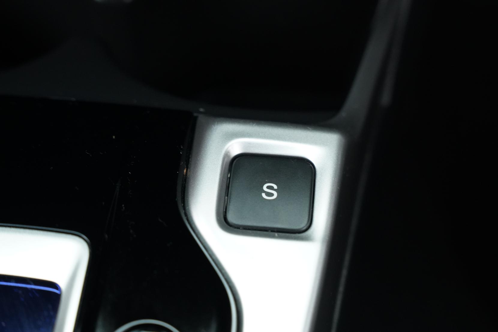 Honda Fit 1.5 HYBRID F PACKAGE