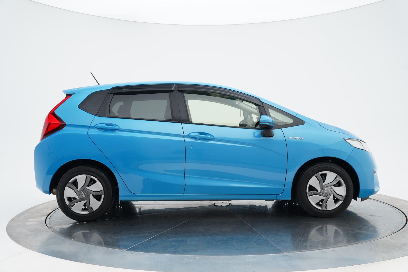Honda Fit 1.5 HYBRID F PACKAGE