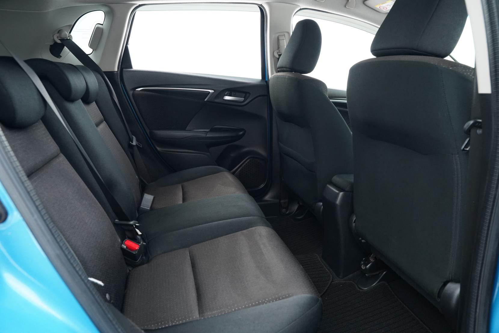 Honda Fit 1.5 HYBRID F PACKAGE