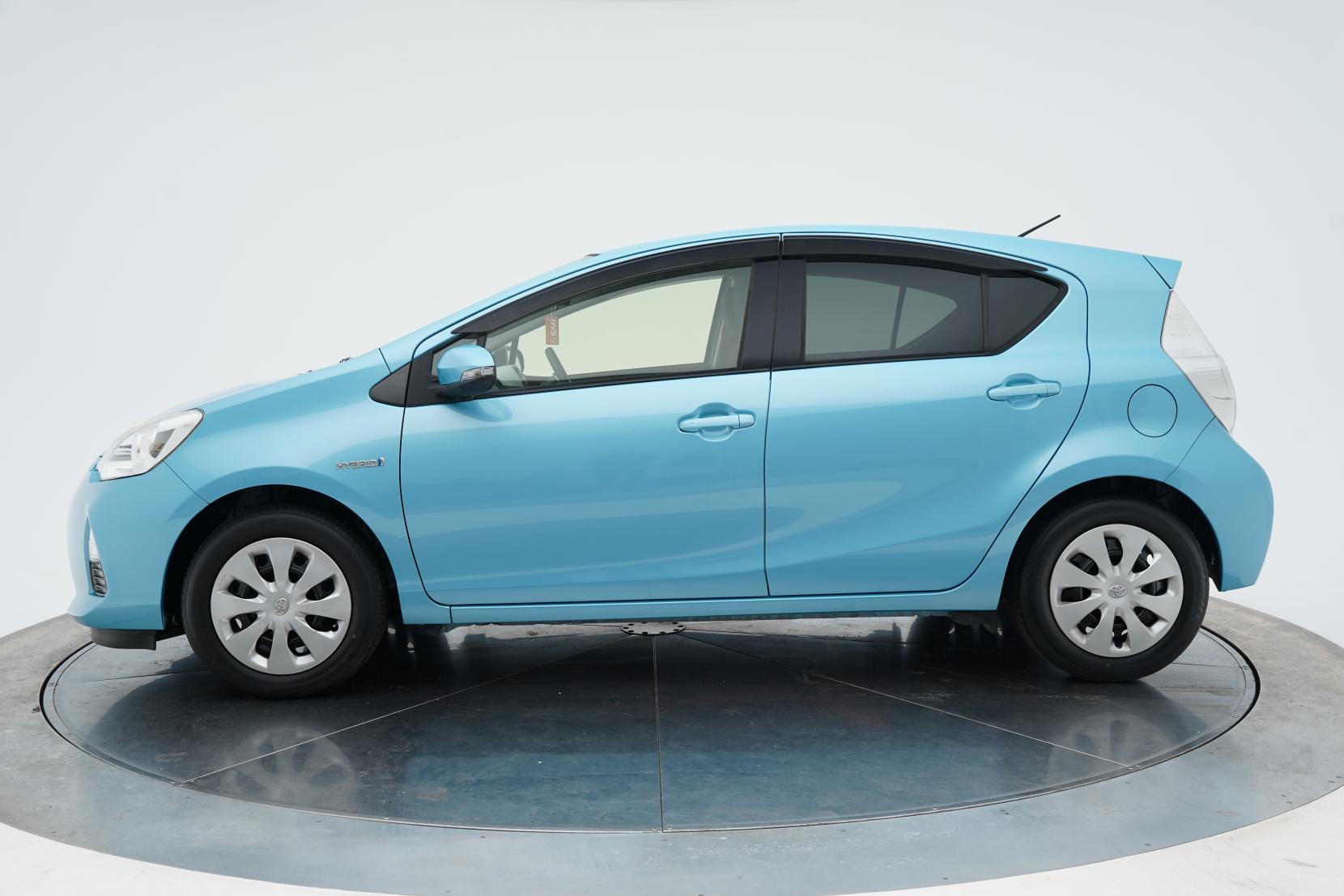 Toyota Aqua 1.5 S Push Start