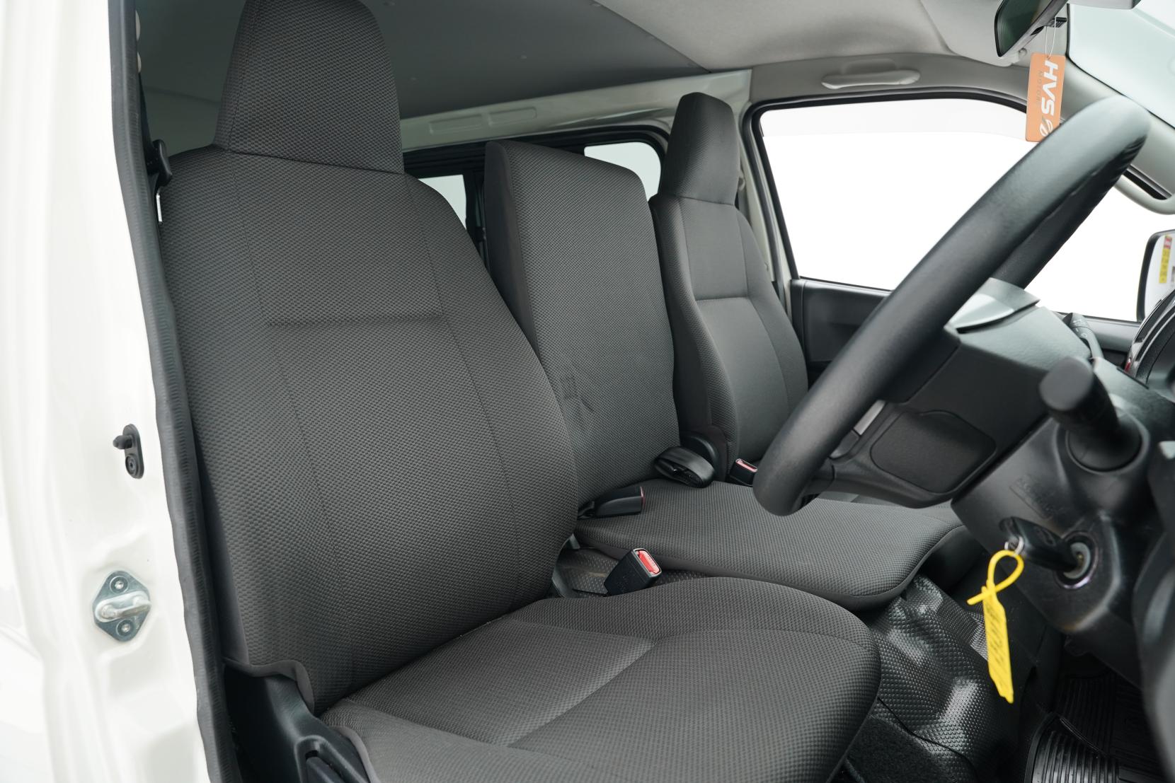 Toyota Hiace 2.0 DX 2.0L 5 Door