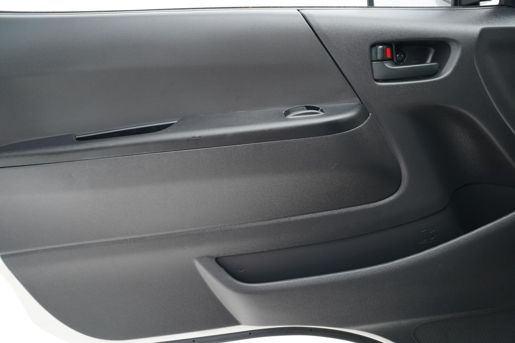 Toyota Hiace 2.0 DX 2.0L 5 Door