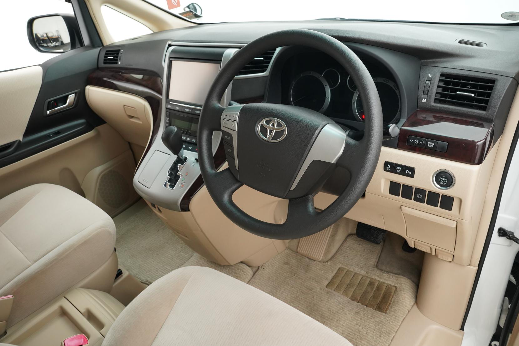 Toyota Alphard 2.4 240X 8 Seater