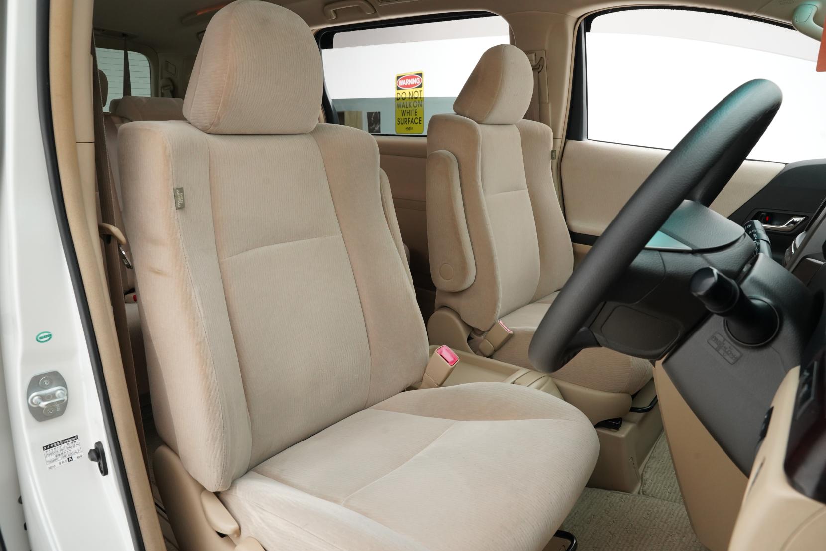 Toyota Alphard 2.4 240X 8 Seater