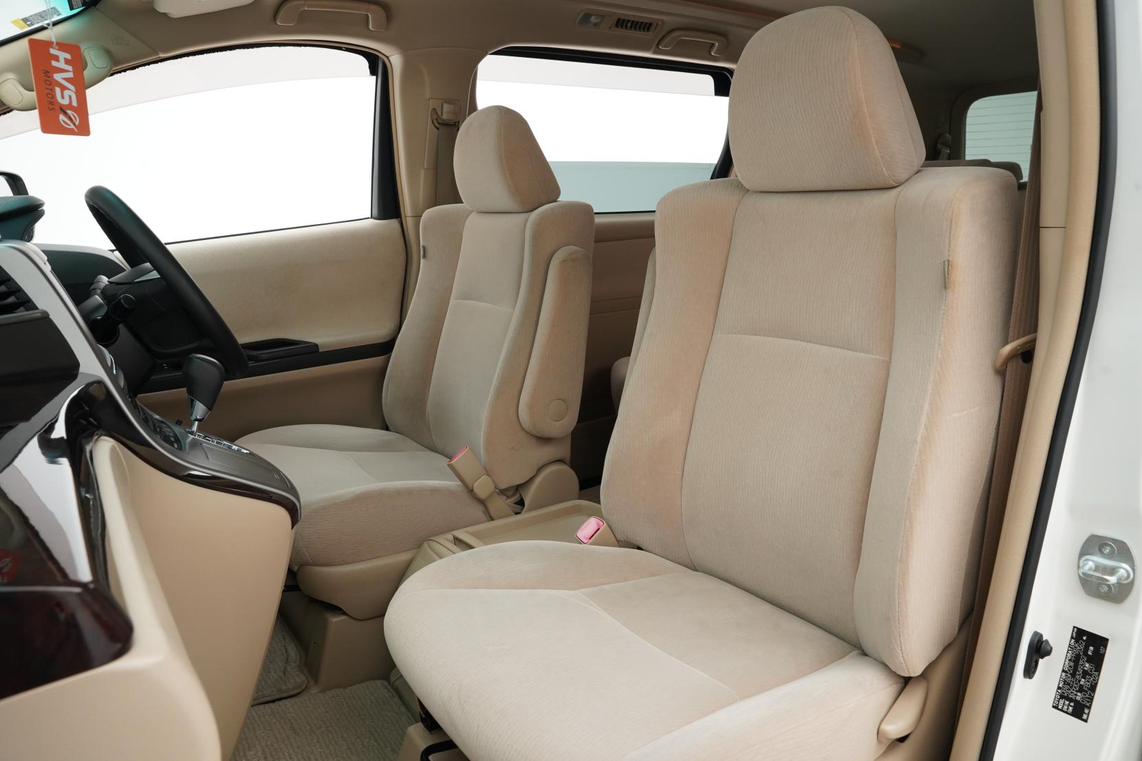 Toyota Alphard 2.4 240X 8 Seater