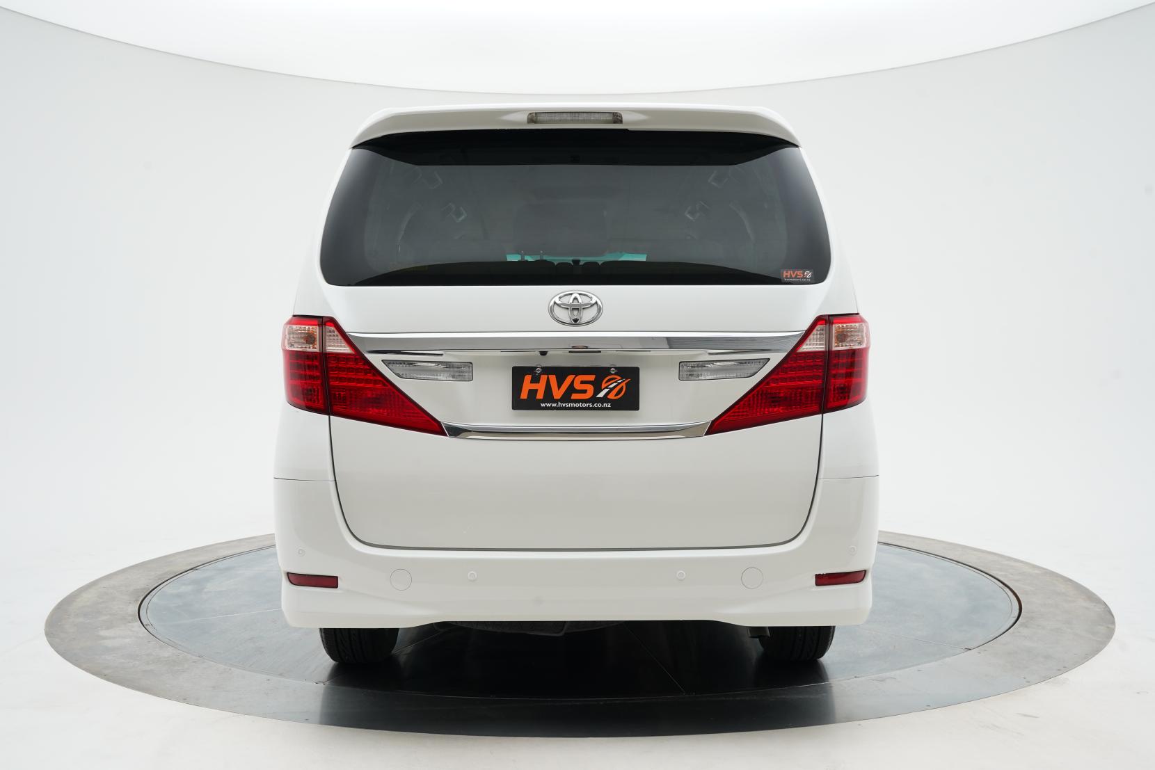 Toyota Alphard 2.4 240X 8 Seater