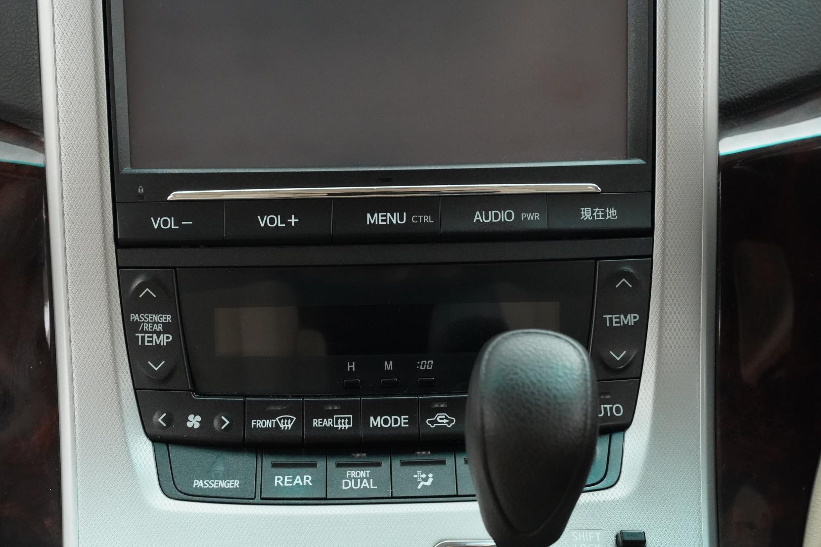 Toyota Alphard 2.4 240X 8 Seater