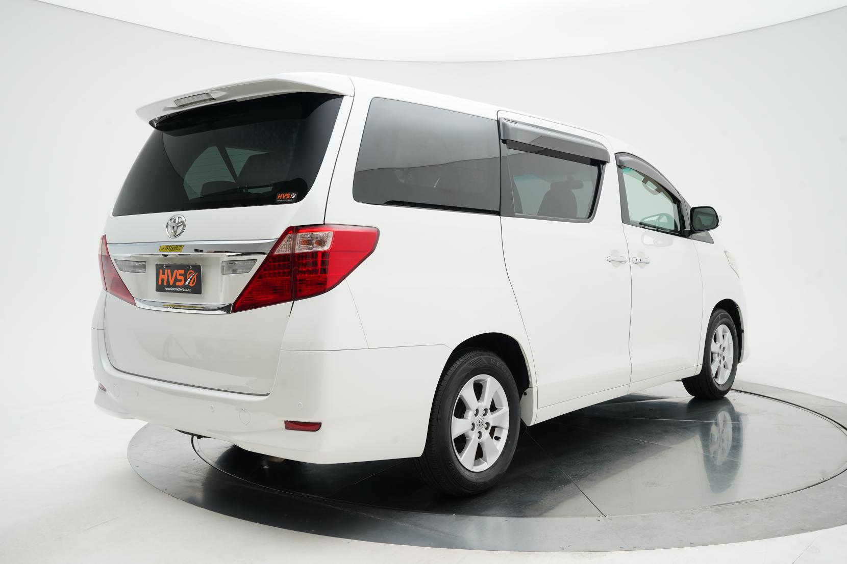 Toyota Alphard 2.4 240X 8 Seater