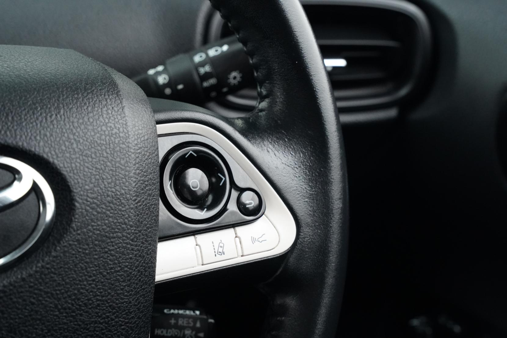 Toyota Prius 1.8 S SAFETY PLUS