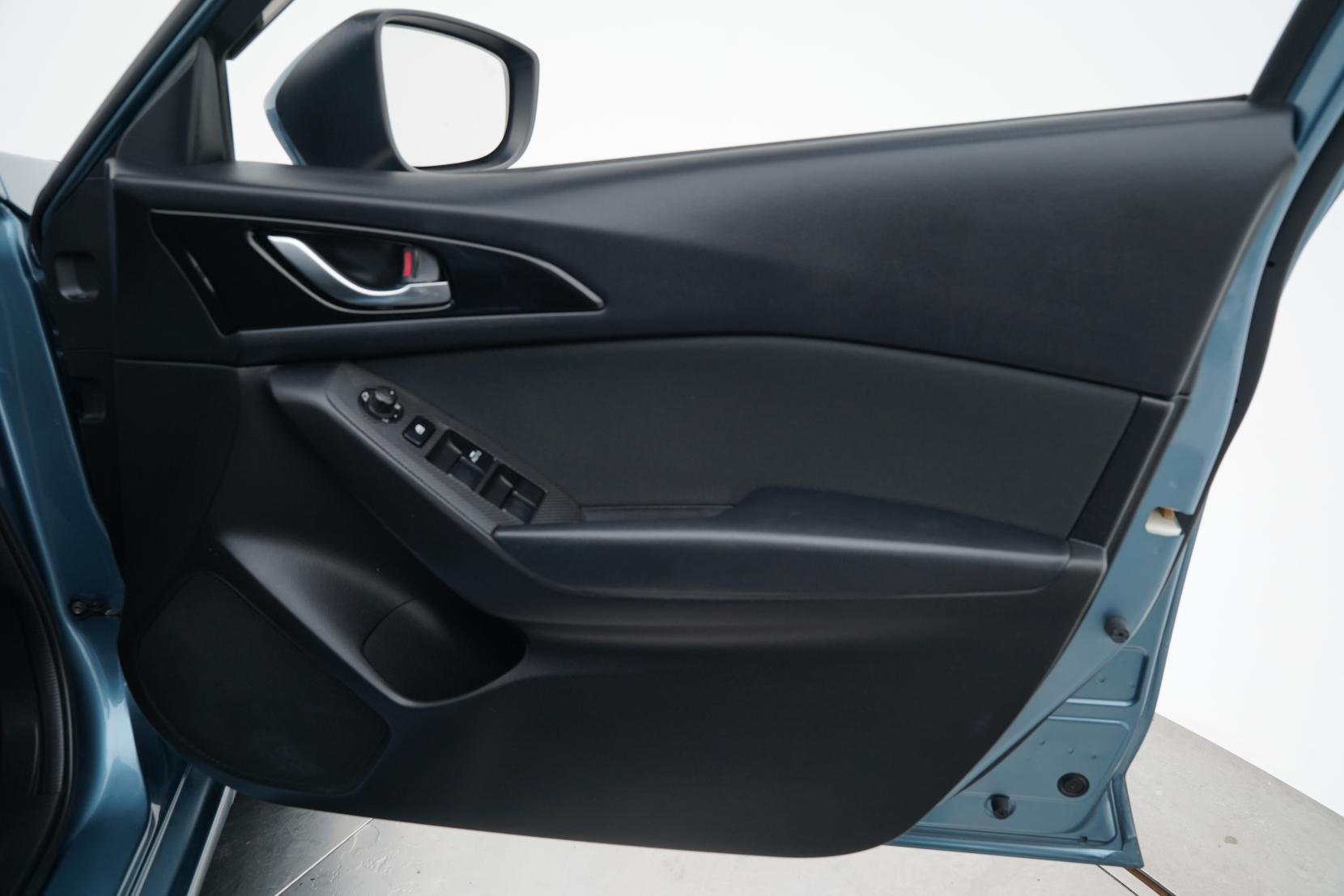 Mazda Axela 2.0 20S Touring